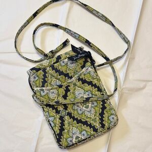 Stylish Quilted Crossbody Bag - Green and Black